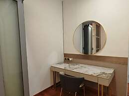 Royce Residence by uBook