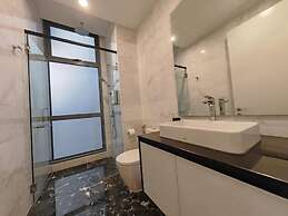 Royce Residence by uBook