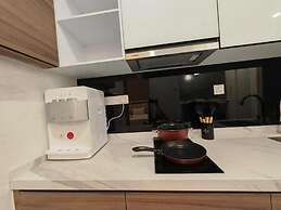 Royce Residence by uBook