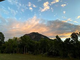 Creek 15 min to Purgatory Garage Parking