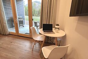 Creek 15 min to Purgatory Garage Parking