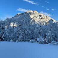 Creek 15 min to Purgatory Garage Parking