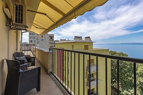 Seaview City Apartment Frida