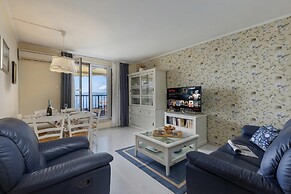 Seaview City Apartment Frida