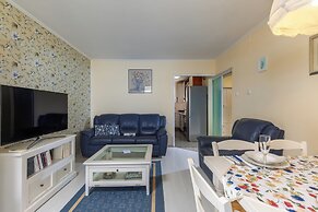 Seaview City Apartment Frida