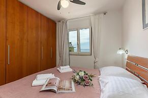 Seaview City Apartment Frida