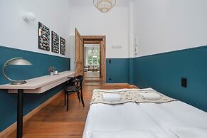 Retro Apartment in Wroclaw by Renters