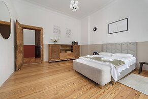Retro Apartment in Wroclaw by Renters