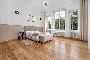 Retro Apartment in Wroclaw by Renters