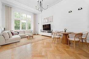 Retro Apartment in Wroclaw by Renters