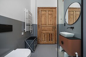 Retro Apartment in Wroclaw by Renters