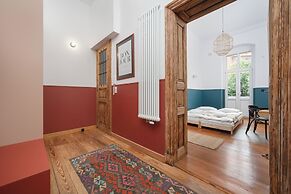 Retro Apartment in Wroclaw by Renters