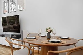 Retro Apartment in Wroclaw by Renters