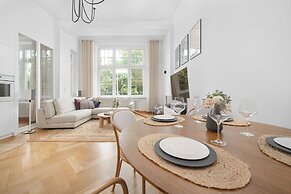 Retro Apartment in Wroclaw by Renters