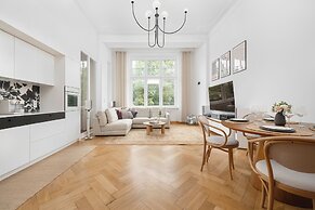 Retro Apartment in Wroclaw by Renters