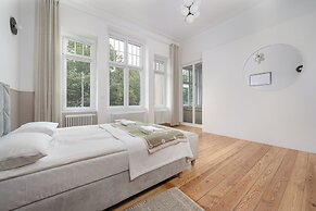 Retro Apartment in Wroclaw by Renters