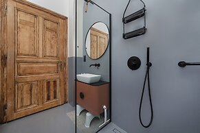 Retro Apartment in Wroclaw by Renters