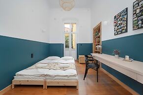 Retro Apartment in Wroclaw by Renters