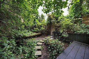 Cosy Apartment With Garden by Renters
