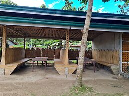 Tambayan Rooms & Cottages by SMS Hospitality