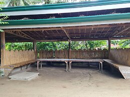 Tambayan Rooms & Cottages by SMS Hospitality