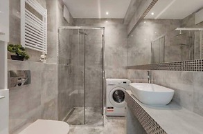 Lumina apartment near the station