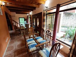 Mi Casa Su Casa