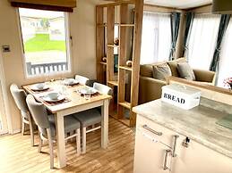 Luxurious Comfort at 102, Duckpool Lodge in Bude