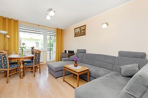 Apartment with Parking by Renters