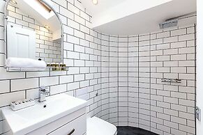 Fitzrovia Townhouse Apartment