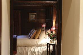 Abbots Grange Manor House