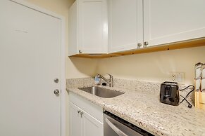 Convenient Gainesville Apartment: 2 Mi to Downtown