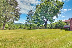 5 Mi to Center Hill Lake: Buffalo Valley Home