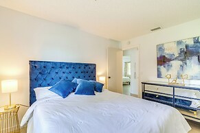 Bright Crystal River Home ~ 2 Mi to State Parks!