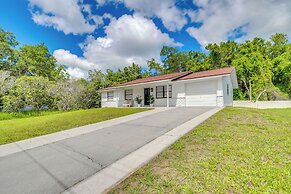 Bright Crystal River Home ~ 2 Mi to State Parks!