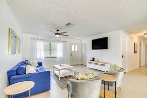 Bright Crystal River Home ~ 2 Mi to State Parks!