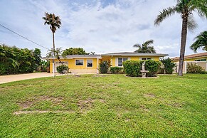 4 Mi to Beach w/ Boat Dock: Cape Coral Retreat