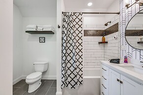 Pet-friendly Lancaster Home 13 Mi to Dtwn Buffalo