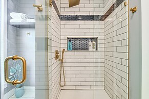 Pet-friendly Lancaster Home 13 Mi to Dtwn Buffalo