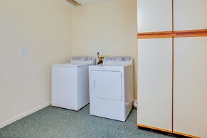 Family-friendly Cadillac Home w/ Golf Course Views