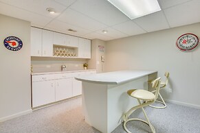 Family-friendly Cadillac Home w/ Golf Course Views