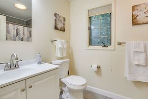 Family-friendly Cadillac Home w/ Golf Course Views