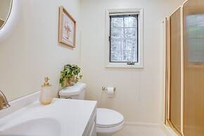 Family-friendly Cadillac Home w/ Golf Course Views