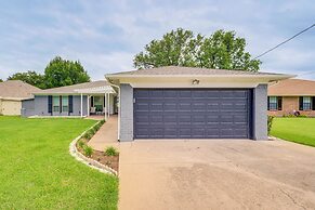 Lakefront Granbury Home w/ Patio, Fire Pit & Dock!