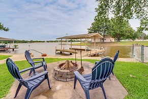 Lakefront Granbury Home w/ Patio, Fire Pit & Dock!