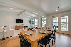 Lakefront Granbury Home w/ Patio, Fire Pit & Dock!