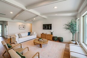 Lakefront Granbury Home w/ Patio, Fire Pit & Dock!