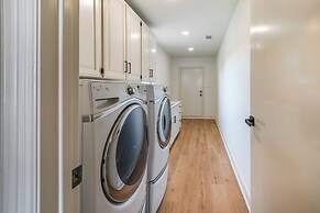 Lakefront Granbury Home w/ Patio, Fire Pit & Dock!