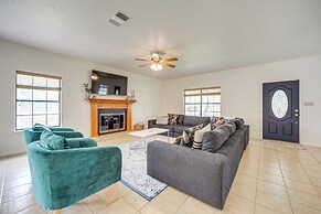 Texas Hill Country Retreat - Walk to Nueces River!