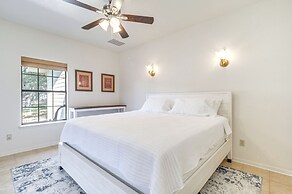 Texas Hill Country Retreat - Walk to Nueces River!